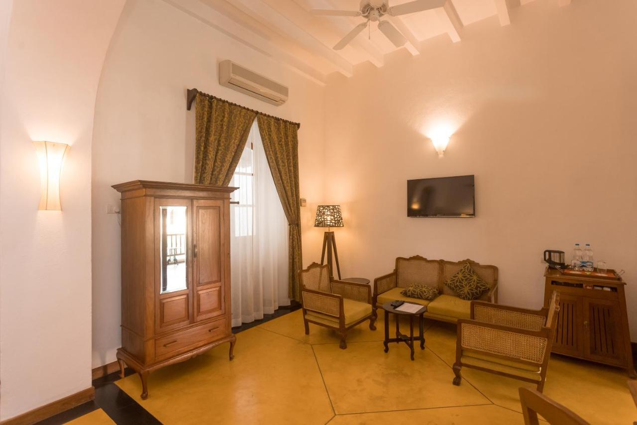 Palais De Mahe - A Cgh Earth Experience Hotel Pondicherry Bagian luar foto