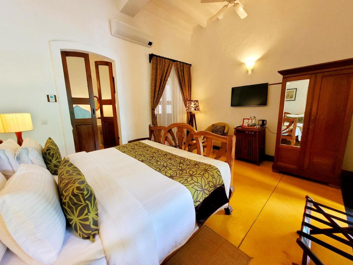 Palais De Mahe - A Cgh Earth Experience Hotel Pondicherry Bagian luar foto